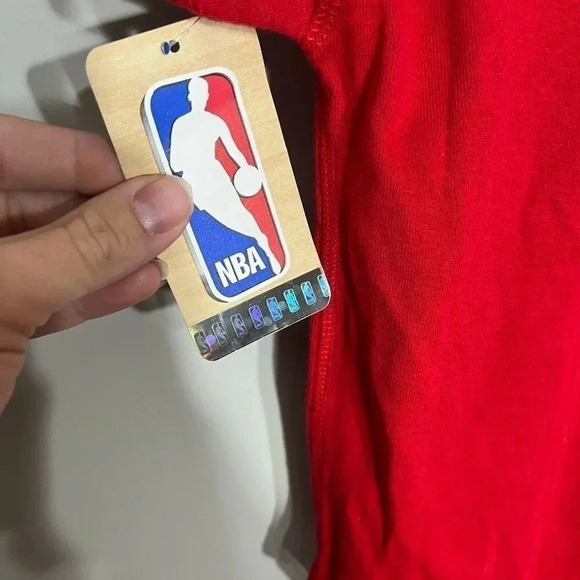 Kids NBA Chicago Bulls onesie sizes 12 M 18 M 24M - Picture 3 of 3